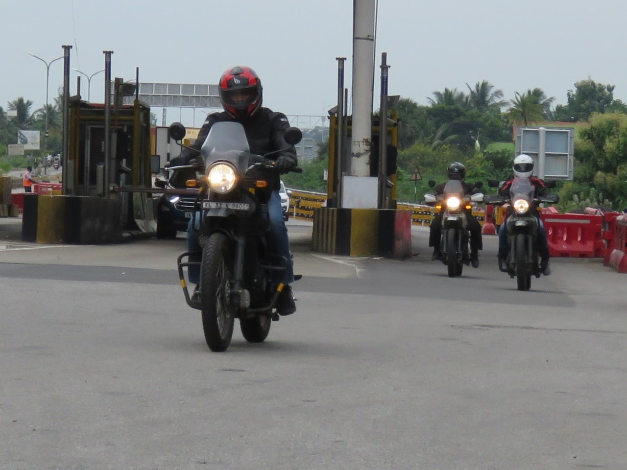 yellagiri -motor cycle ride to support local people येल्लागिरी-मोटर साइकल  यात्रा स्थानीय लोगों में आशा जगाने के लिए